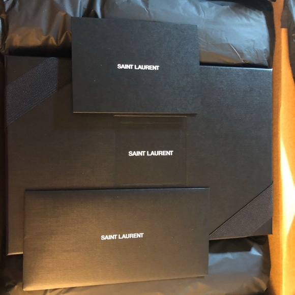 I have quite a few black designer bags, and could stand to be without one.😊 - Picture 2 of 9